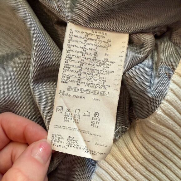 Y2K Cream Cropped Puffer Jacket Faux Fur Hood 2000s Bimbo Mob Wife Winter Trend - Picture 7 of 8